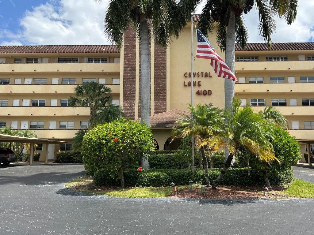 Photo of 4100 Crystal Lake Drive #109, Deerfield Beach, FL 33064 (MLS # F10498884)