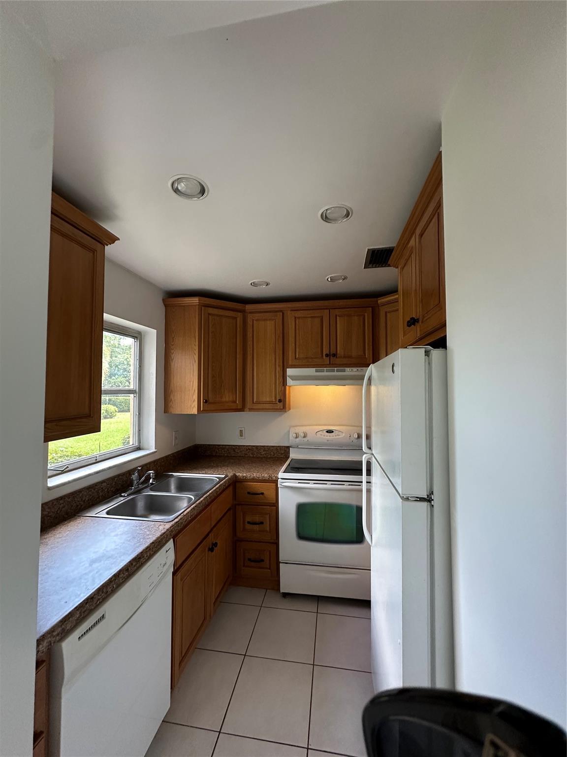 4100 Crystal Lake Dr 109