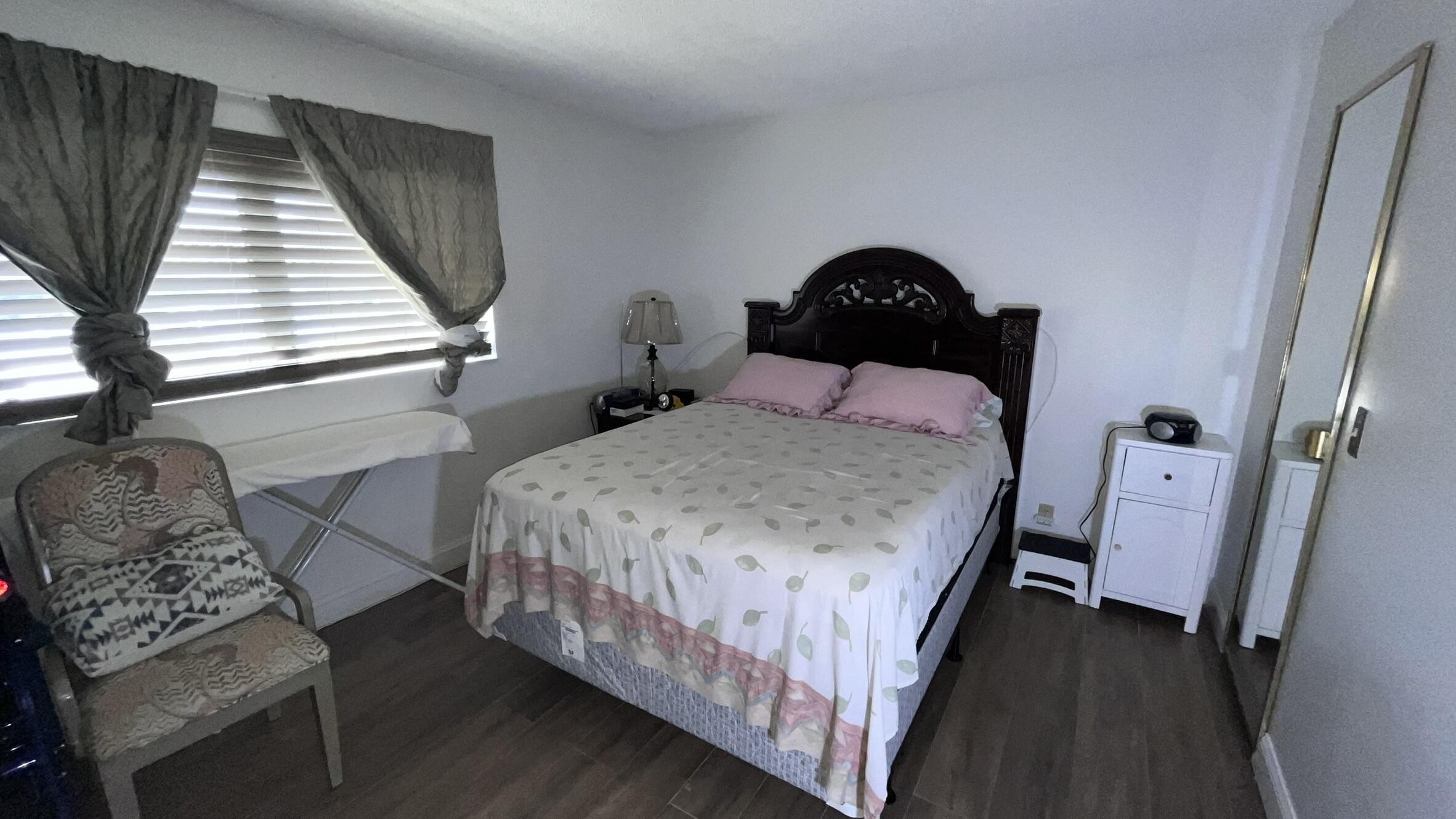 CRESTHAVEN TOWNHOMES SEC 5 CONDO - Residential Lease