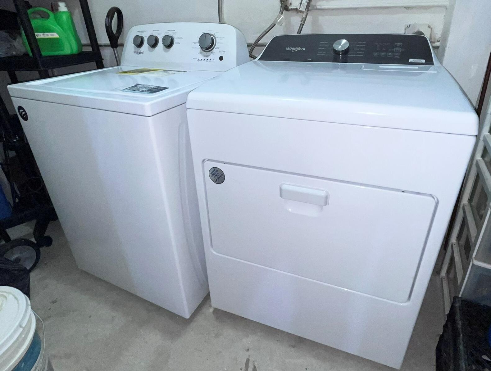 CRESTHAVEN TOWNHOMES SEC 5 CONDO - Residential Lease