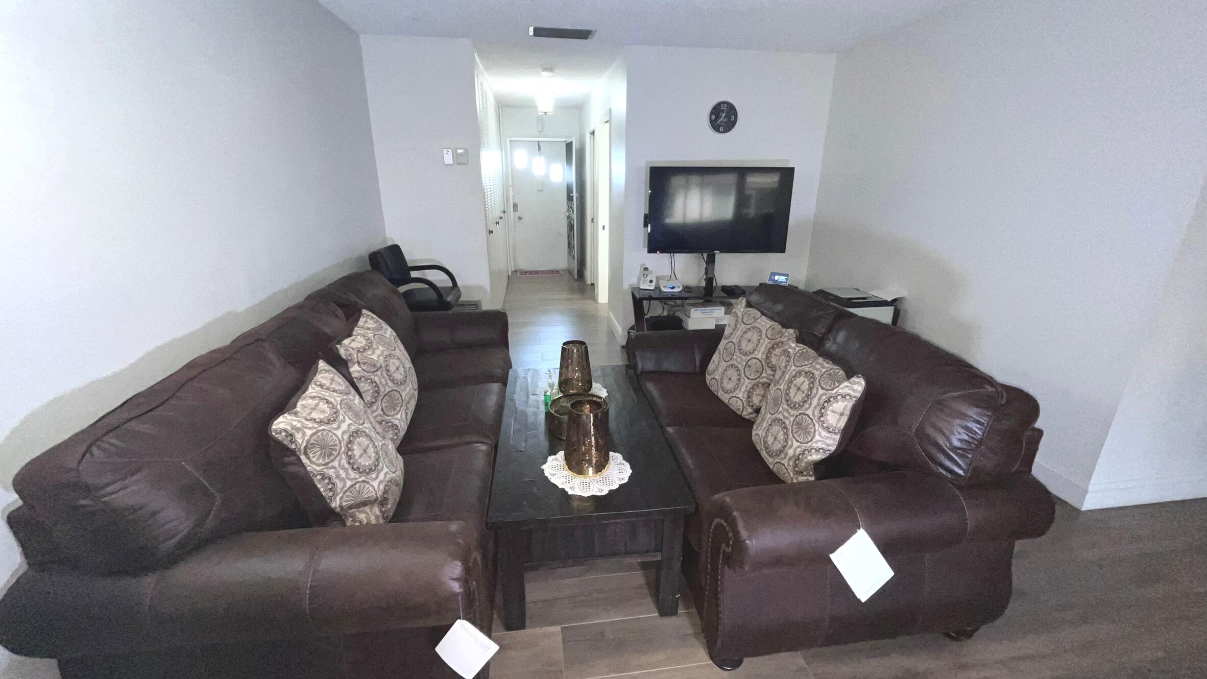 CRESTHAVEN TOWNHOMES SEC 5 CONDO - Residential Lease