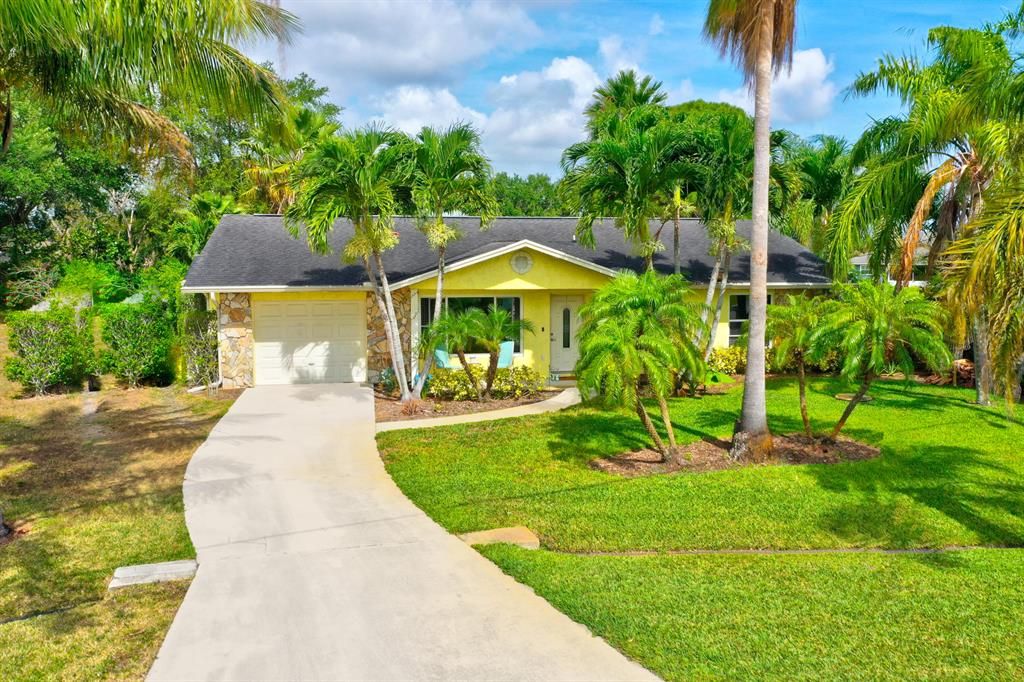 Photo of 2333 SE Calcutta Circle, Port St Lucie, FL 34952 (MLS # R10880244)