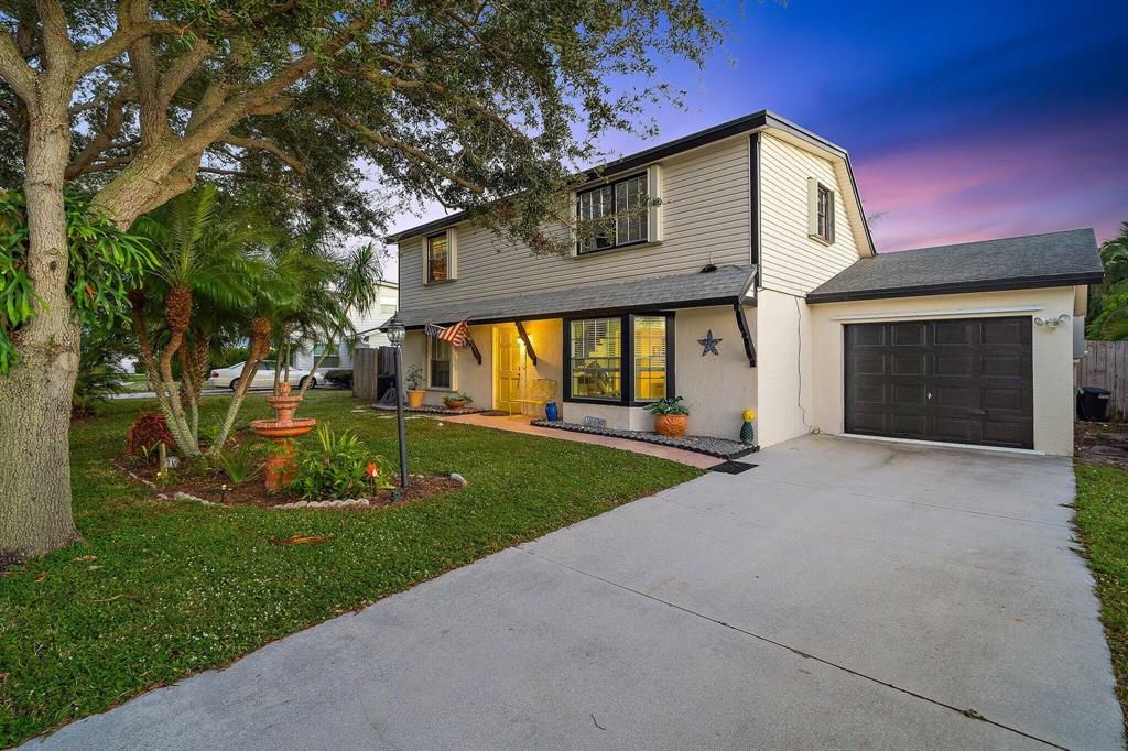 Photo of 406 Chevron Circle, Jupiter, FL 33458 (MLS # R10760140)