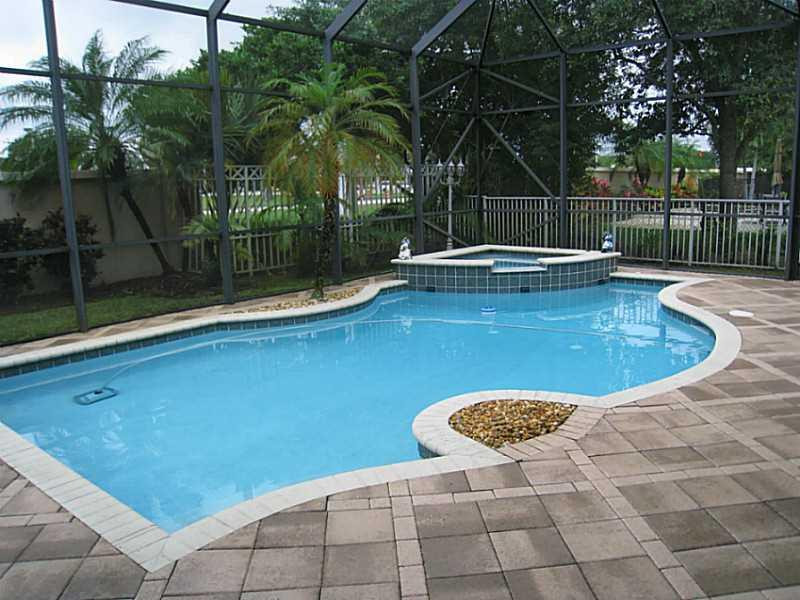 Estates of Pembroke Shore - Residential