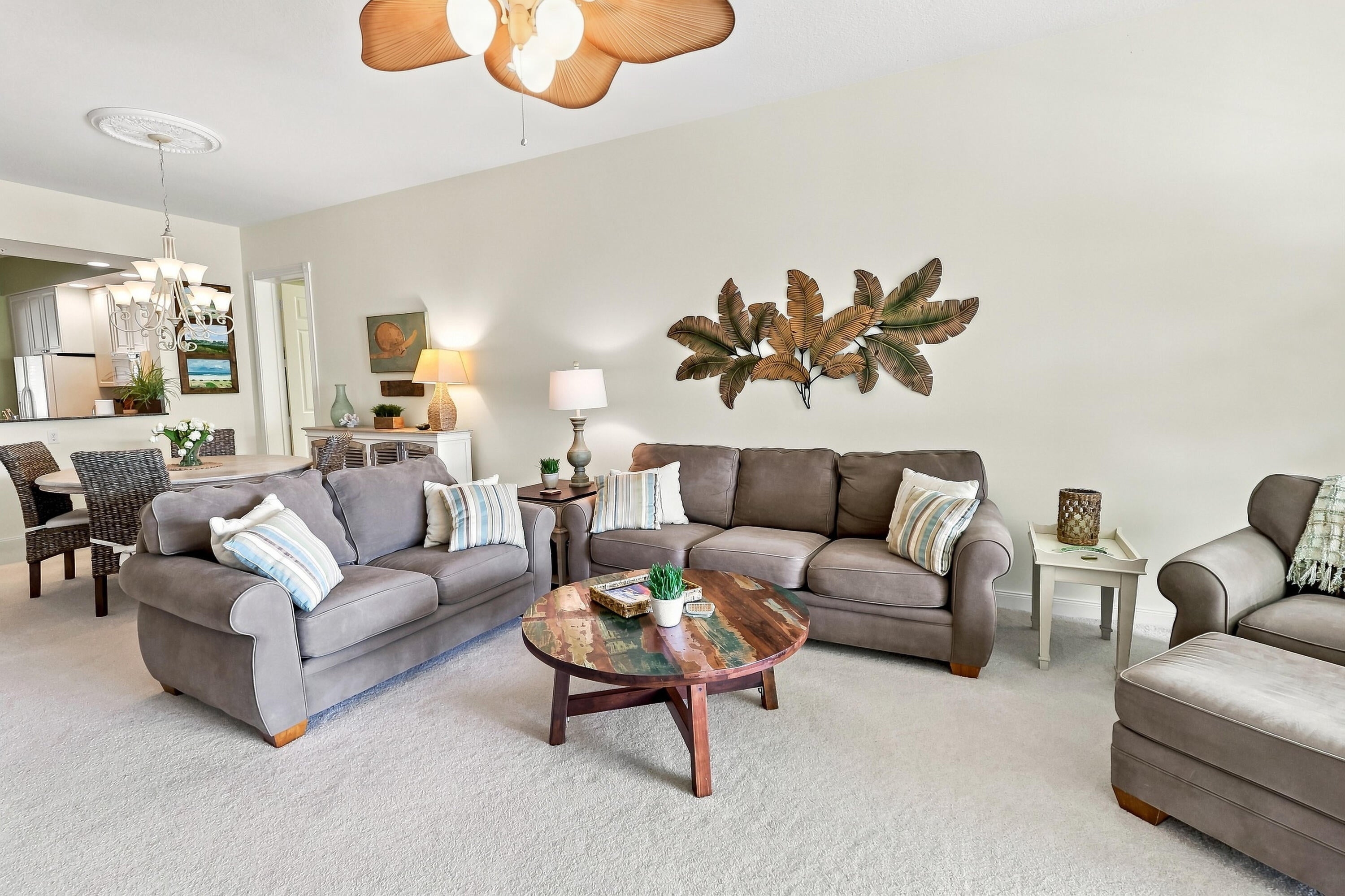 26 HARBOUR ISLE Drive W 102