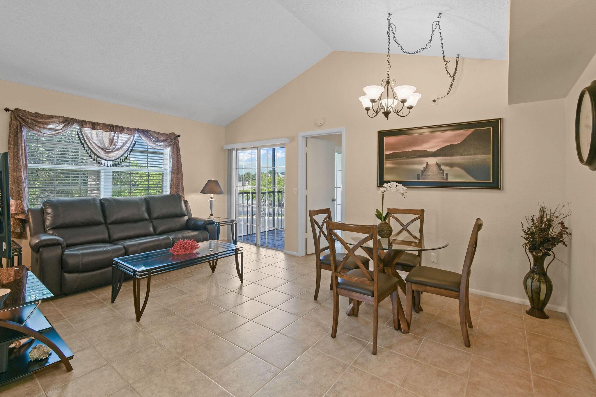 1623 SE Green Acres Circle X202, Port St Lucie, FL, 34952/$185,000 4 1623 SE Green Acres Circle X202