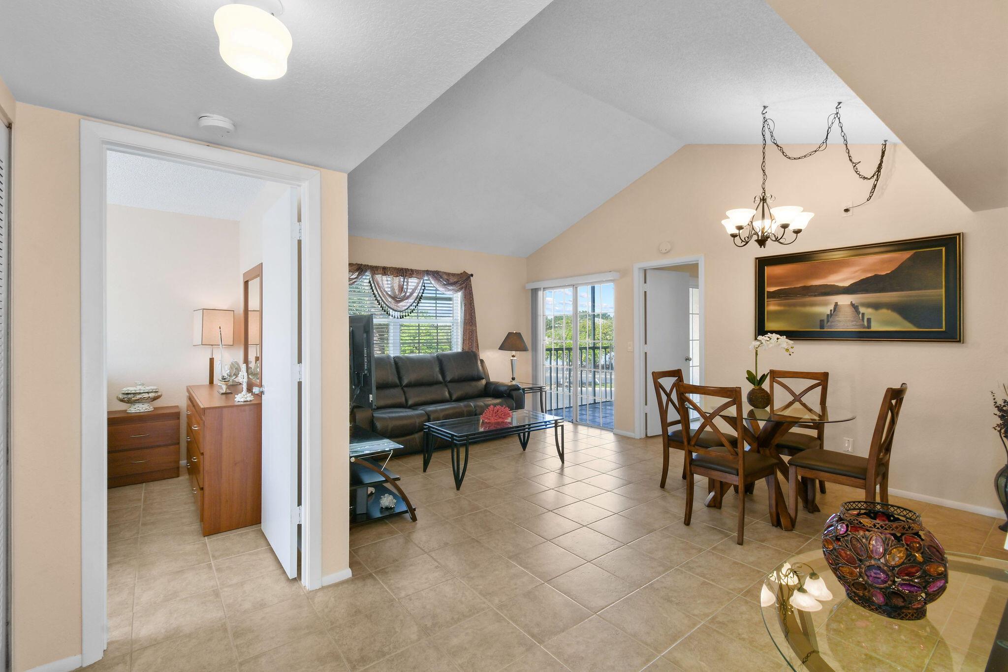 1623 SE Green Acres Circle X202, Port St Lucie, FL, 34952/$185,000 3 1623 SE Green Acres Circle X202