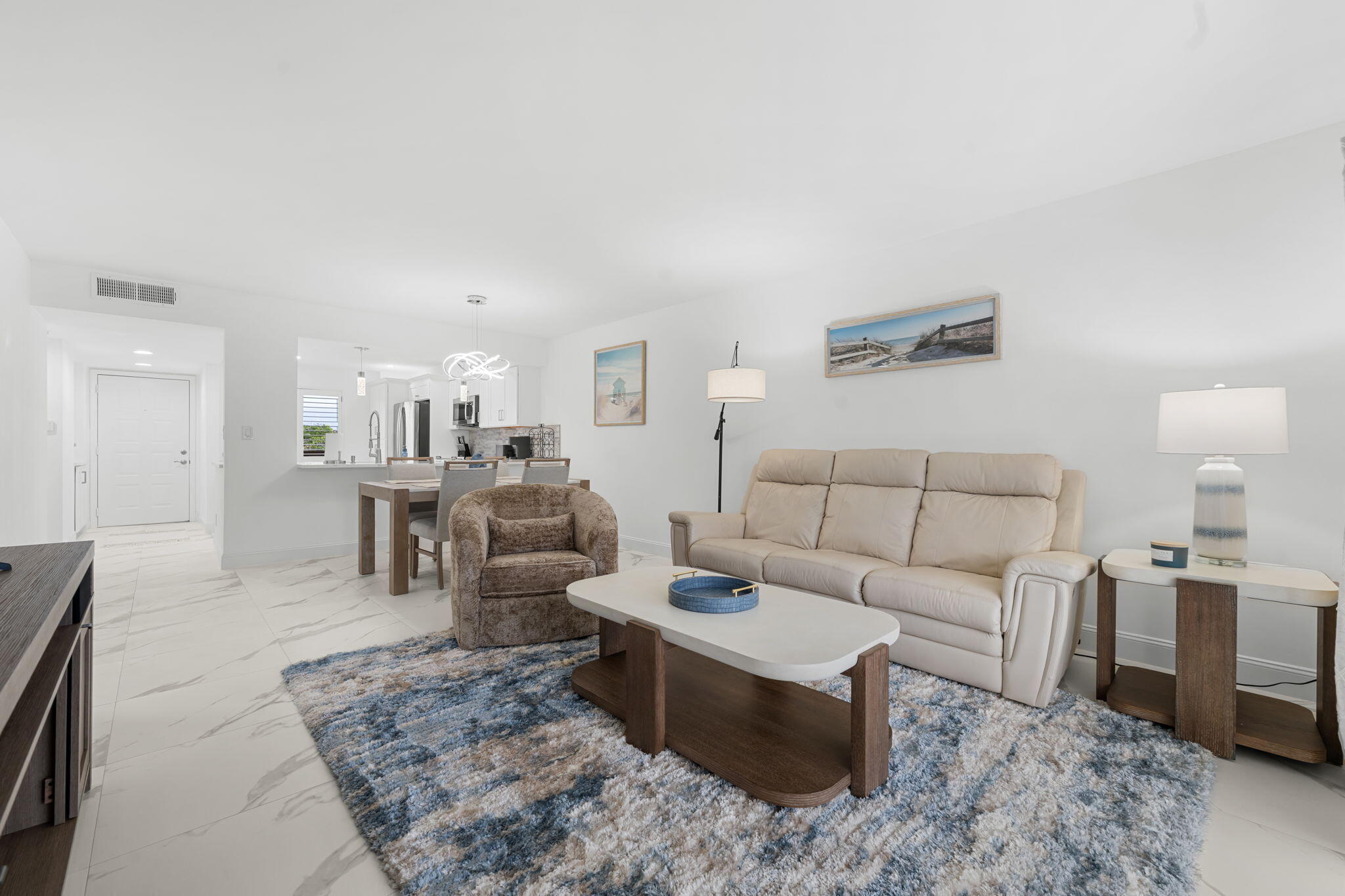 HUNTINGTON LAKES SECTION TWO CONDS 10,11,12,14 THR - Residential Lease