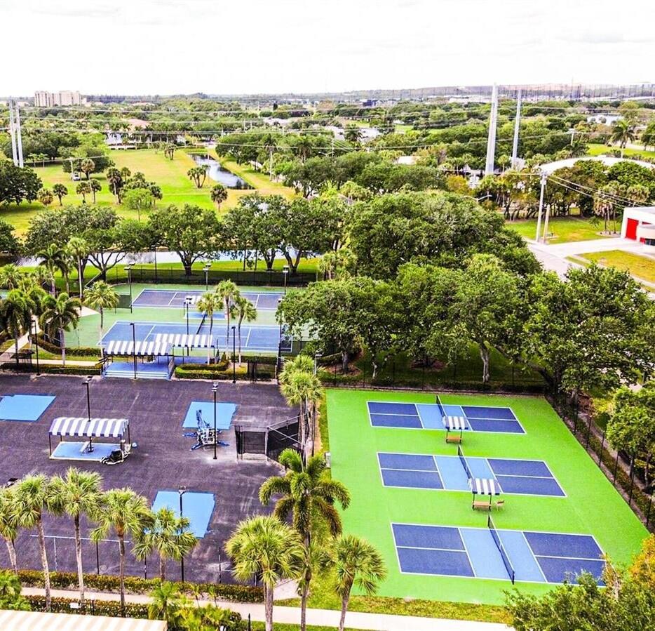 VILLAGE OF SANDALWOOD LAK - Residential Lease