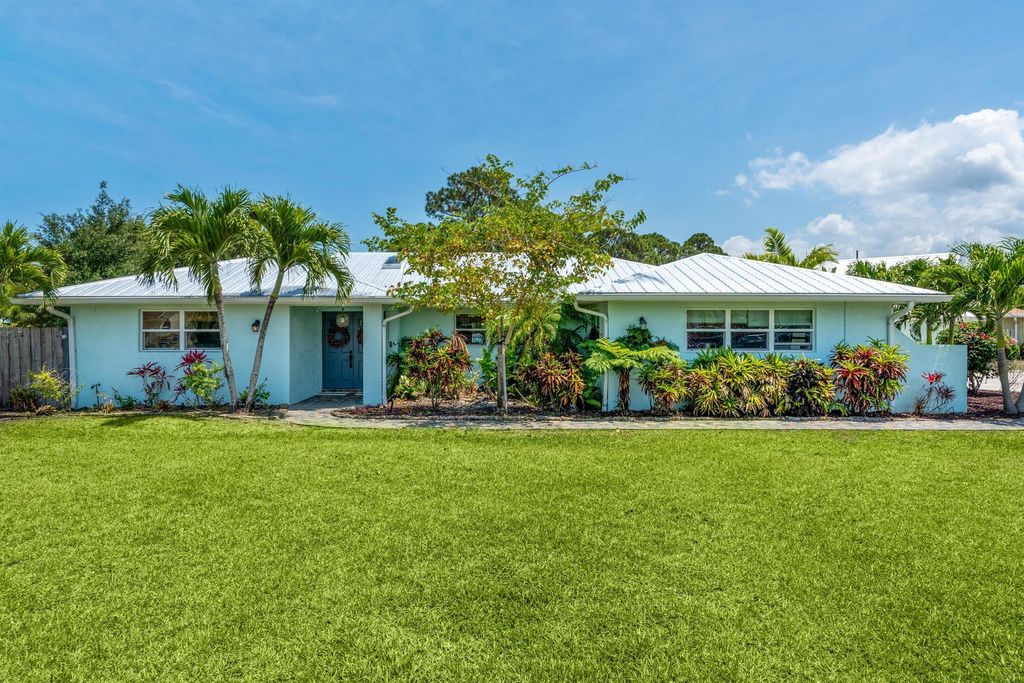 Photo of 2301 SE Gowin Drive, Port Saint Lucie, FL 34952 (MLS # R11088549)