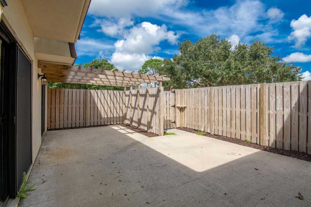 Photo of 1607 16th Lane, Palm Beach Gardens, FL 33418 (MLS # R11023626)