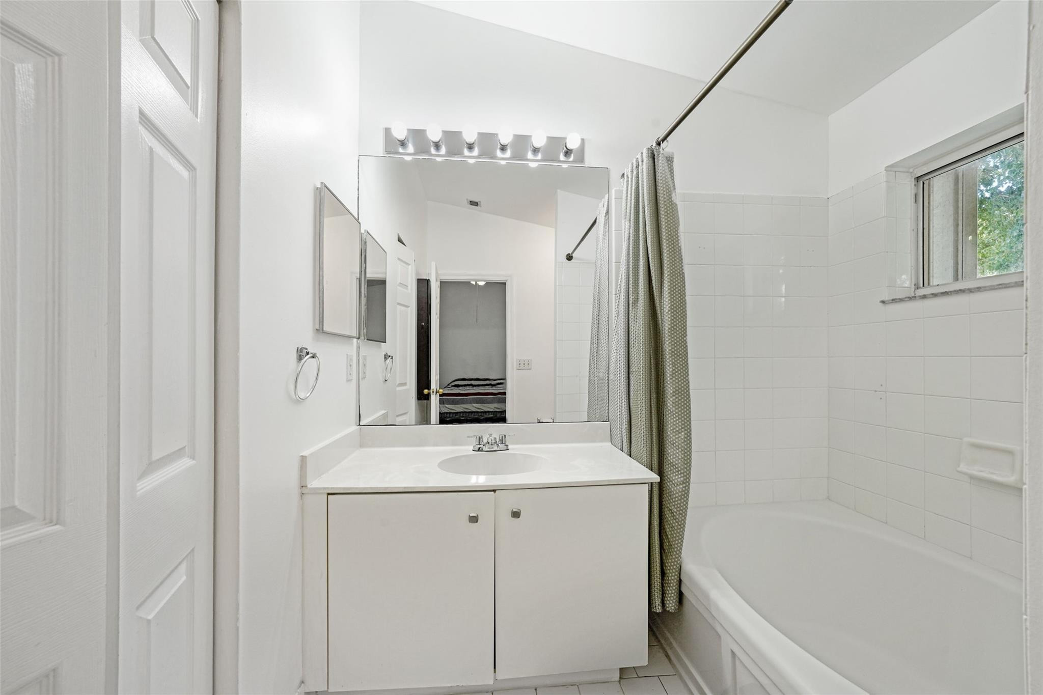 Malibu Bay - Residential