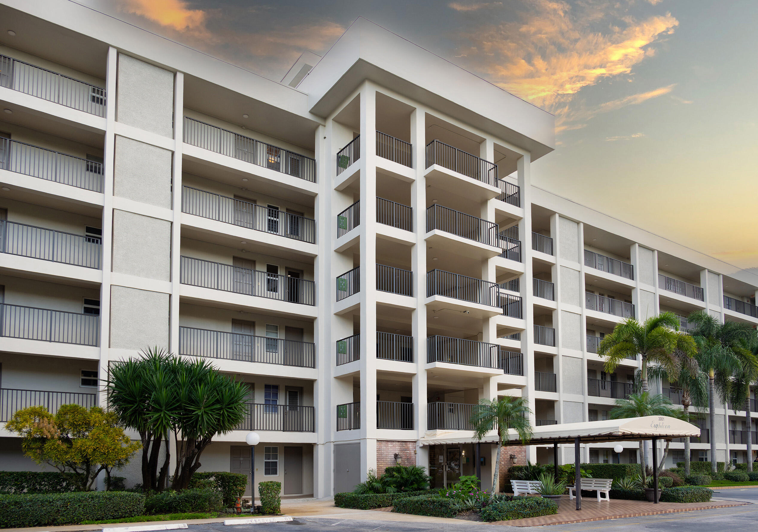 NO 18 PALM-AIRE COUNTRY C - Residential Lease