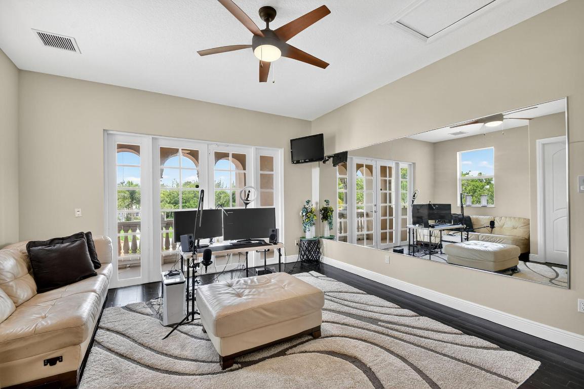 Lexington of Sherbrooke - Residential