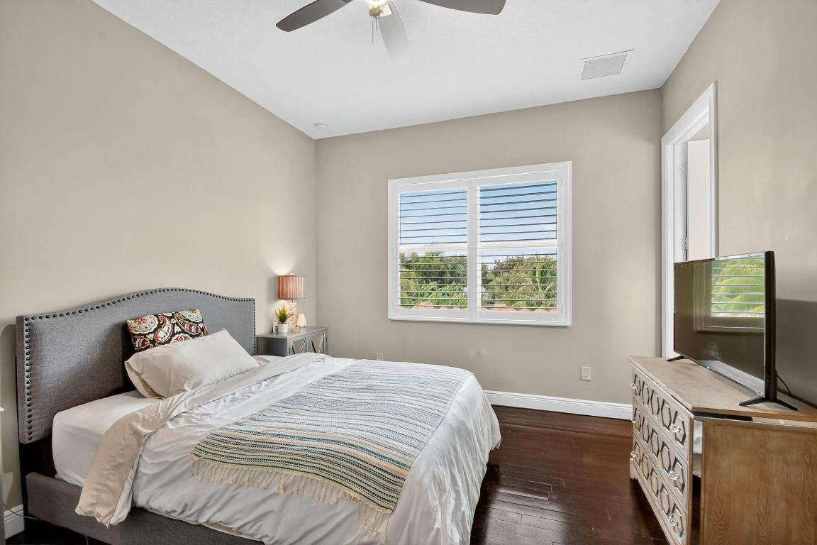 Lexington of Sherbrooke - Residential