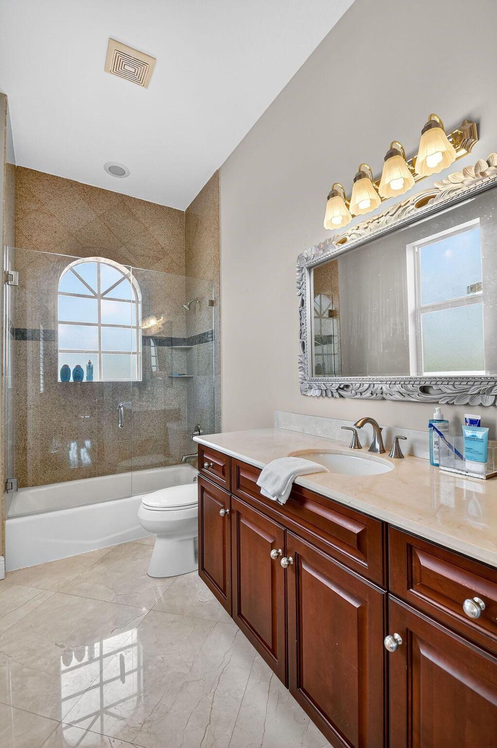 Lexington of Sherbrooke - Residential