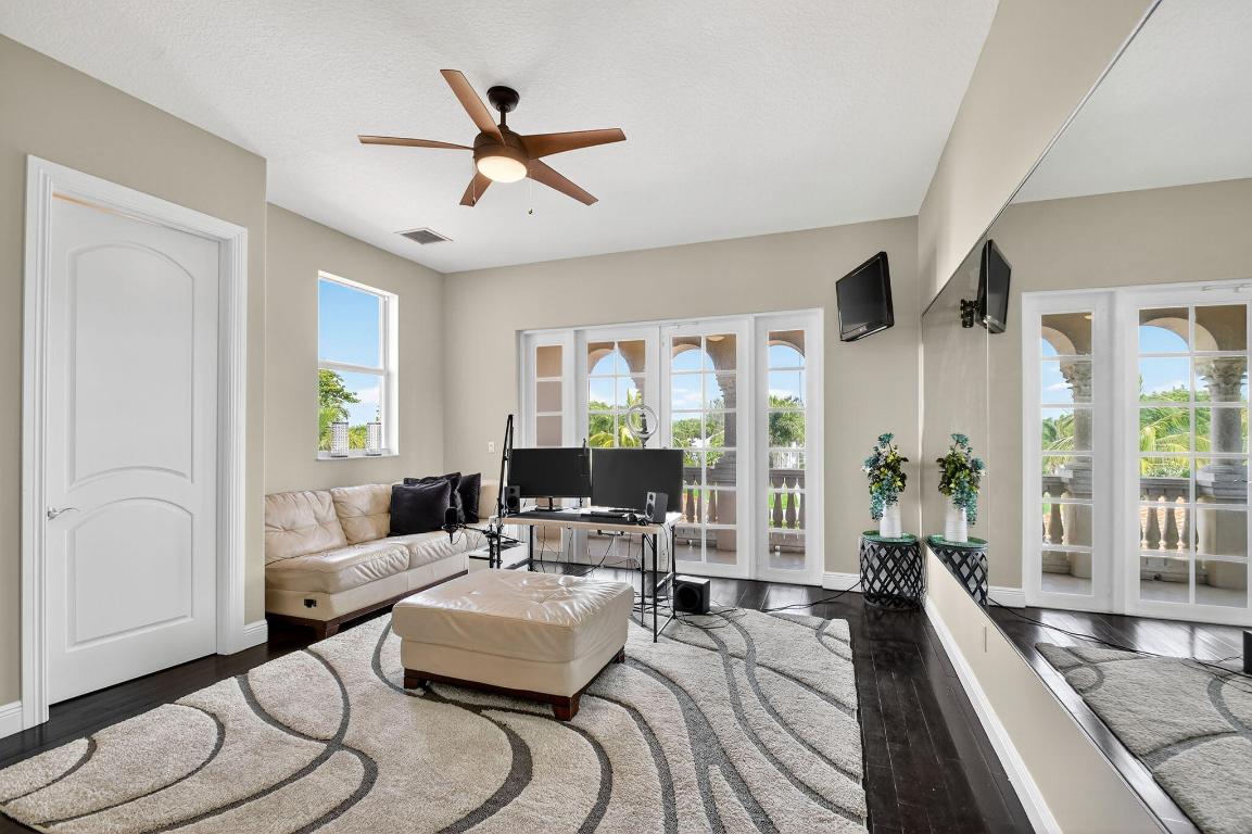 Lexington of Sherbrooke - Residential