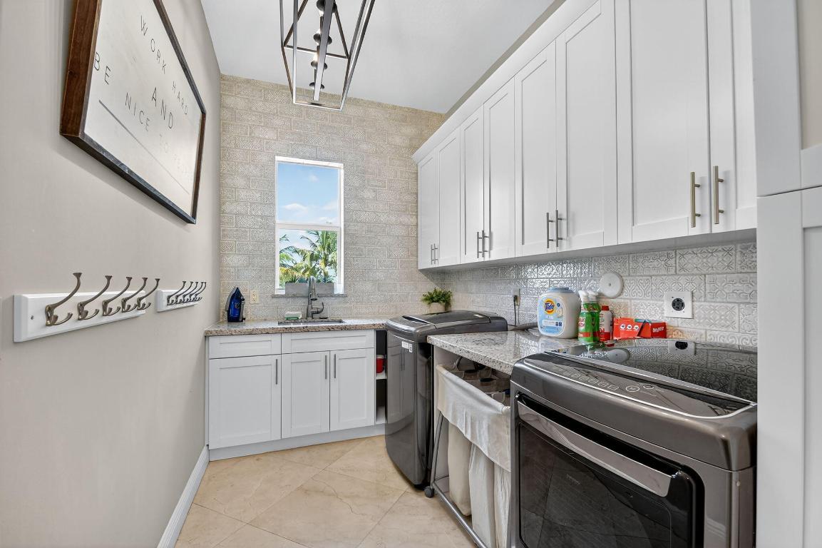 Lexington of Sherbrooke - Residential