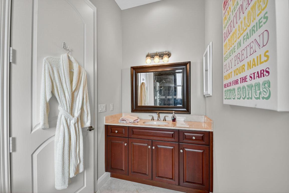 Lexington of Sherbrooke - Residential