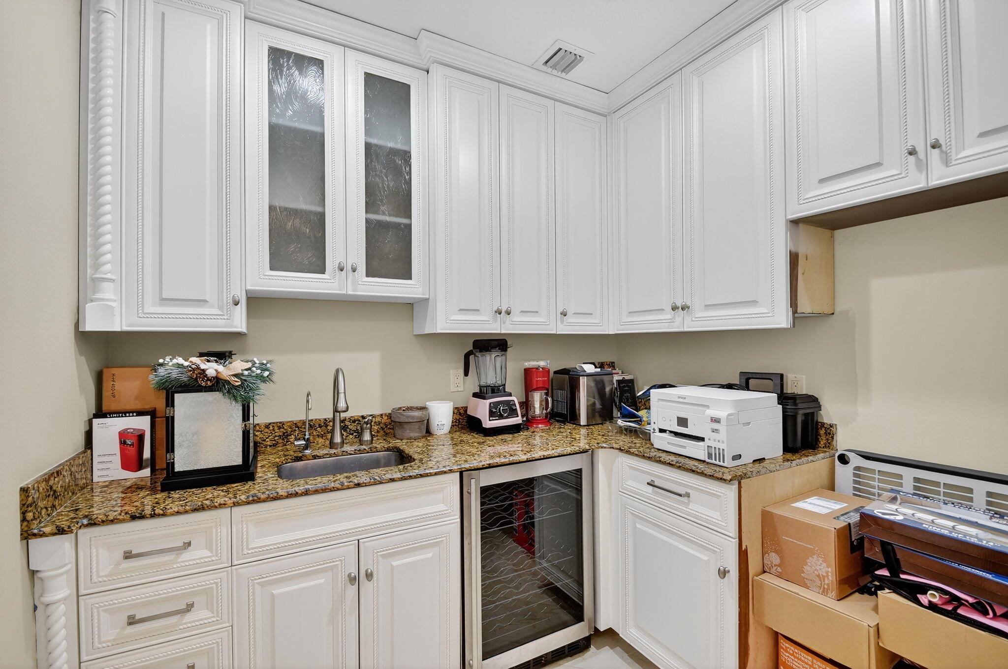 Lexington of Sherbrooke - Residential