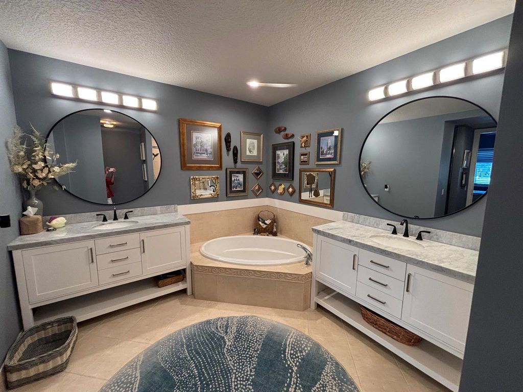 Photo of 18 Harbour Isle Drive W #102, Fort Pierce, FL 34949 (MLS # R11106002)