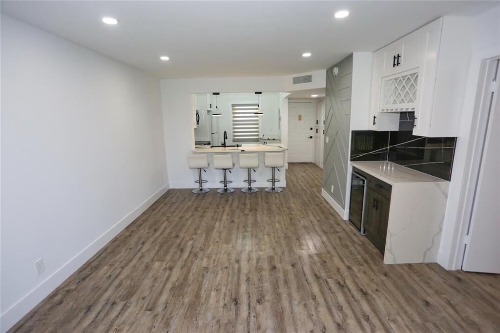 HOLIDAY VILLAGE - Residential