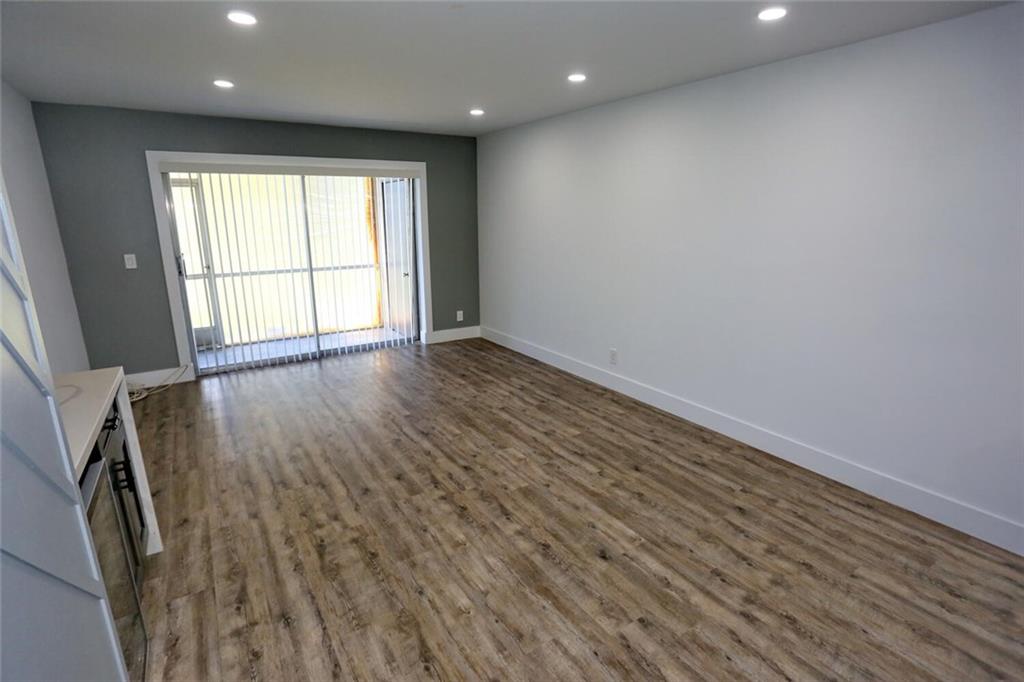 HOLIDAY VILLAGE - Residential