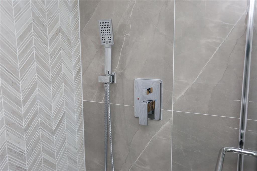 HOLIDAY VILLAGE - Residential