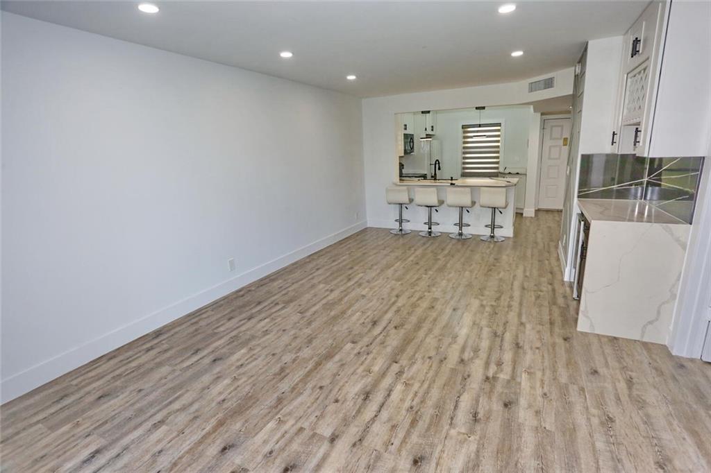 HOLIDAY VILLAGE - Residential