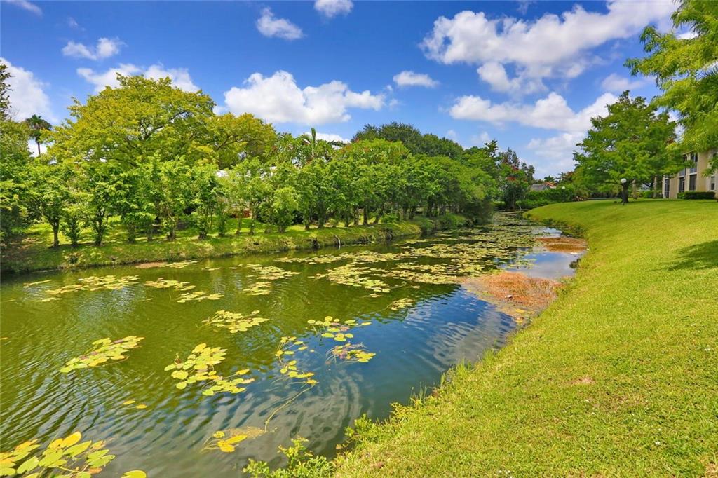 HOLIDAY VILLAGE - Residential