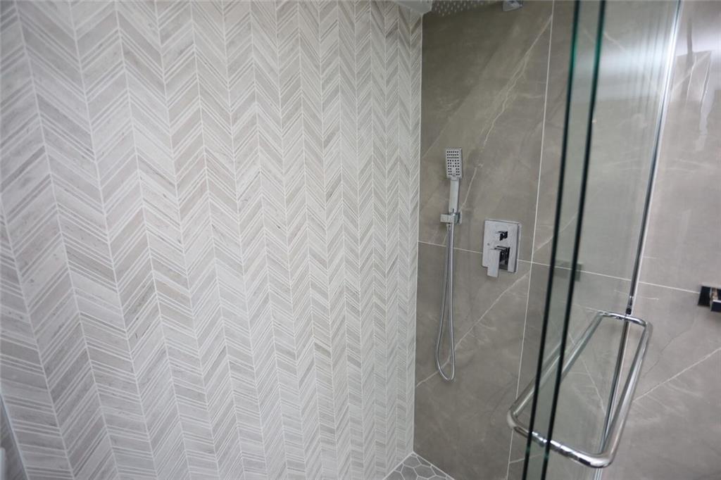 HOLIDAY VILLAGE - Residential