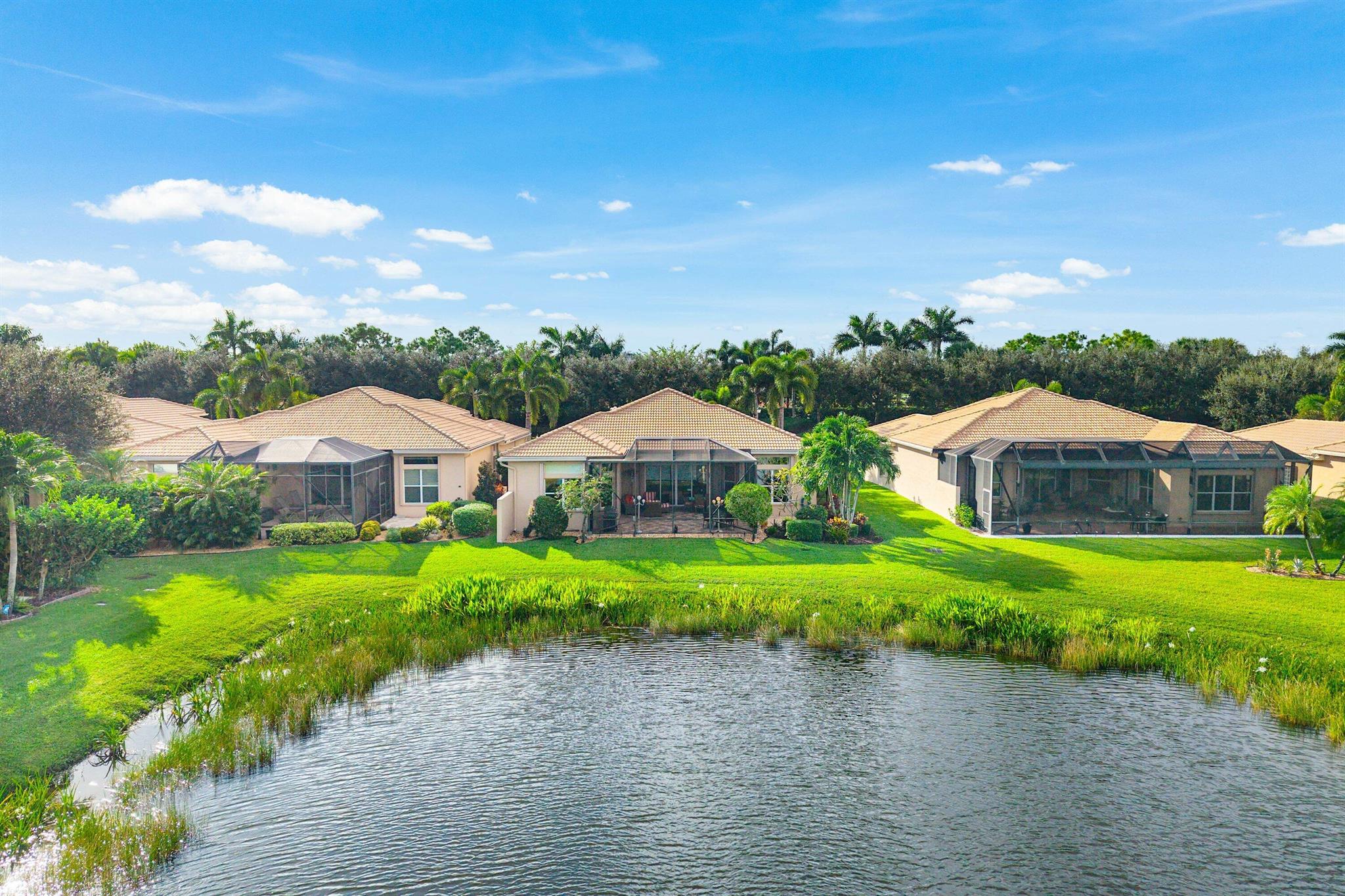 VALENCIA RESERVE - Residential