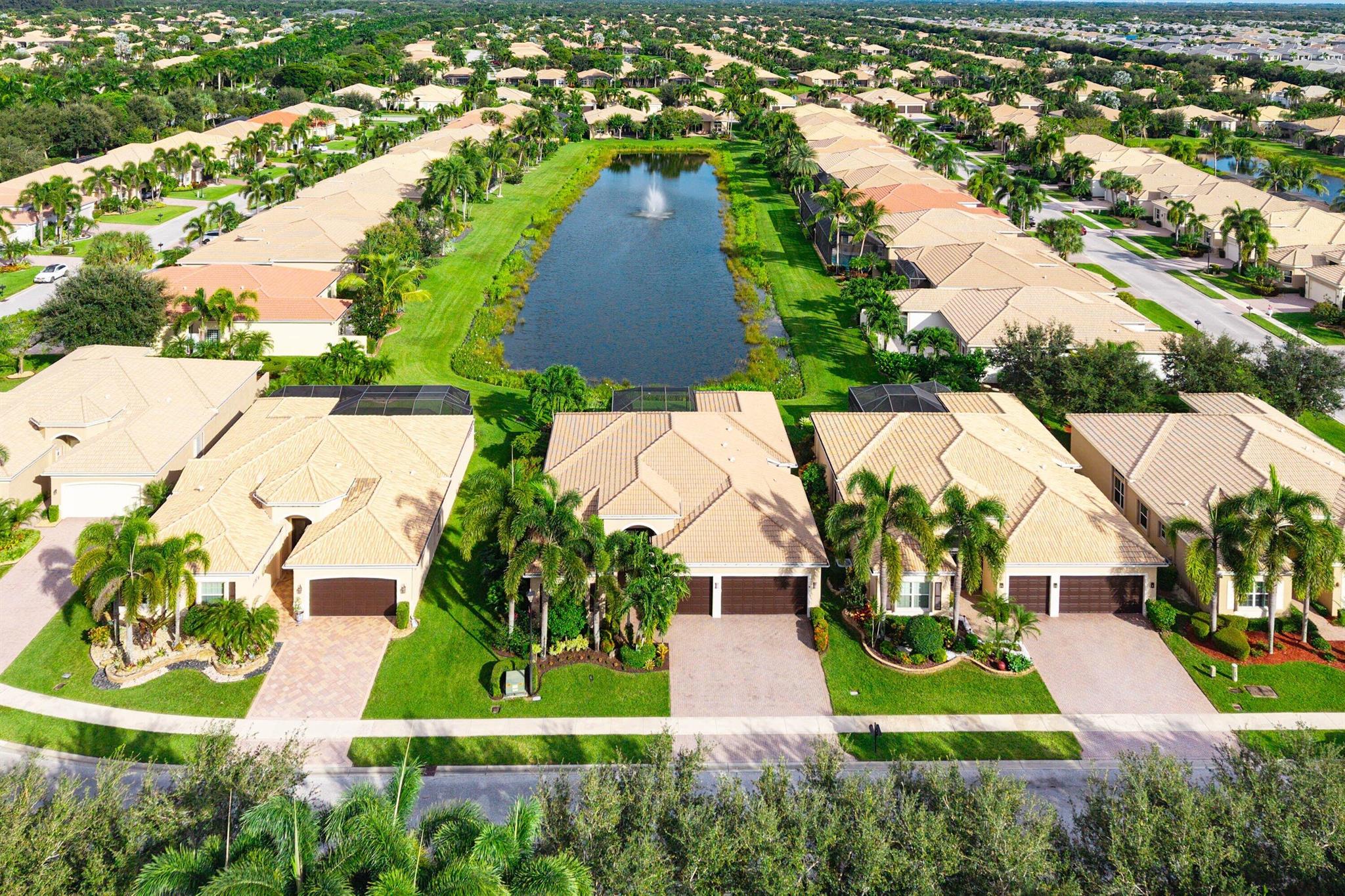 VALENCIA RESERVE - Residential