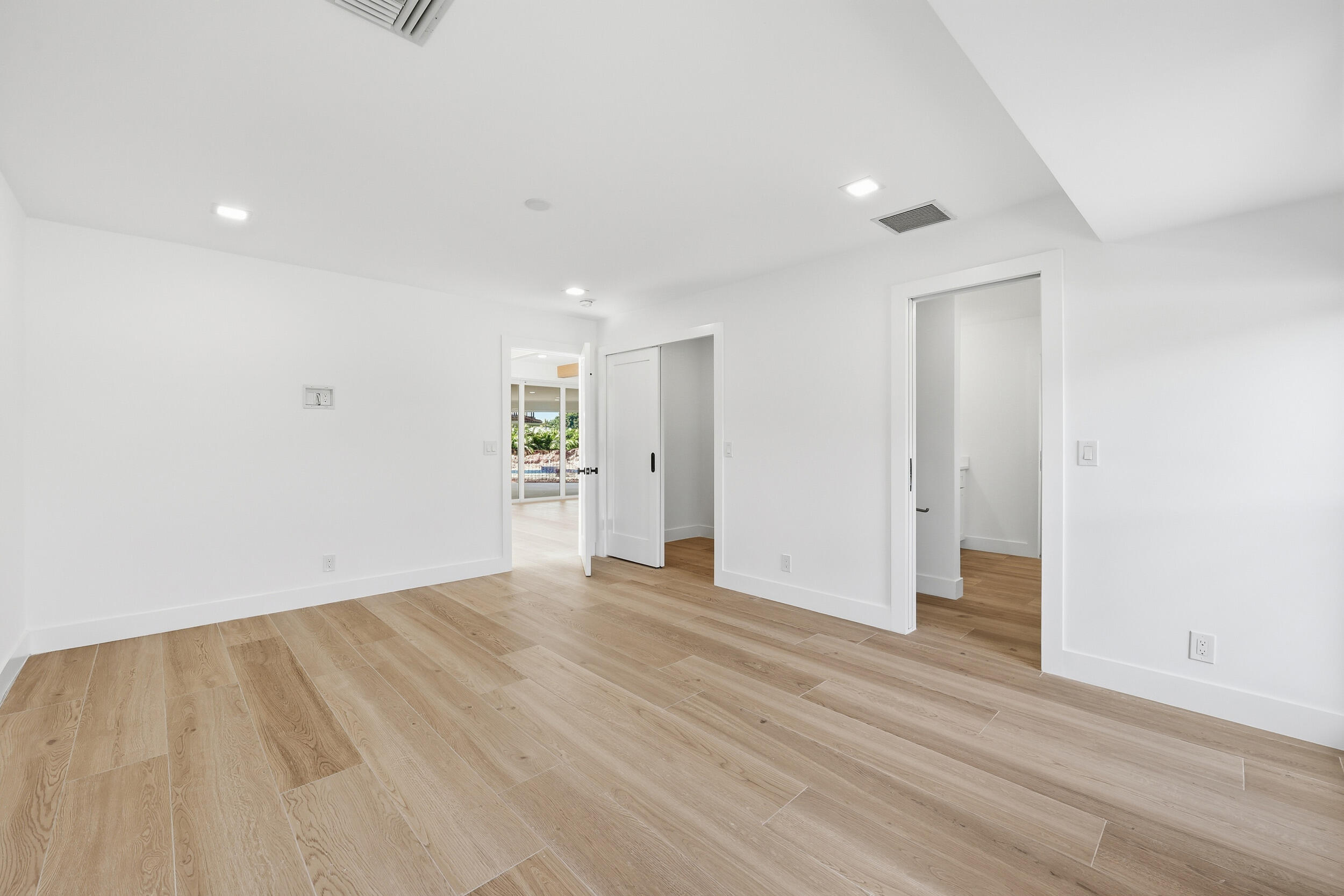 EASTPOINTE COUNTRY CLUB 7 - Residential