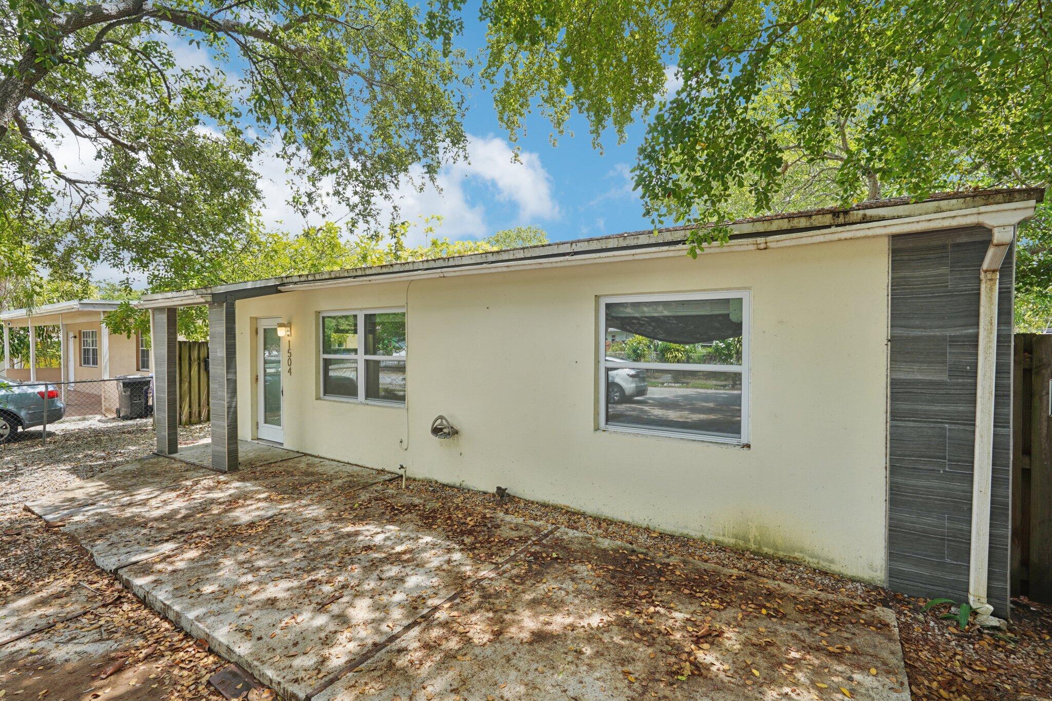 1504 NW 2nd Avenue