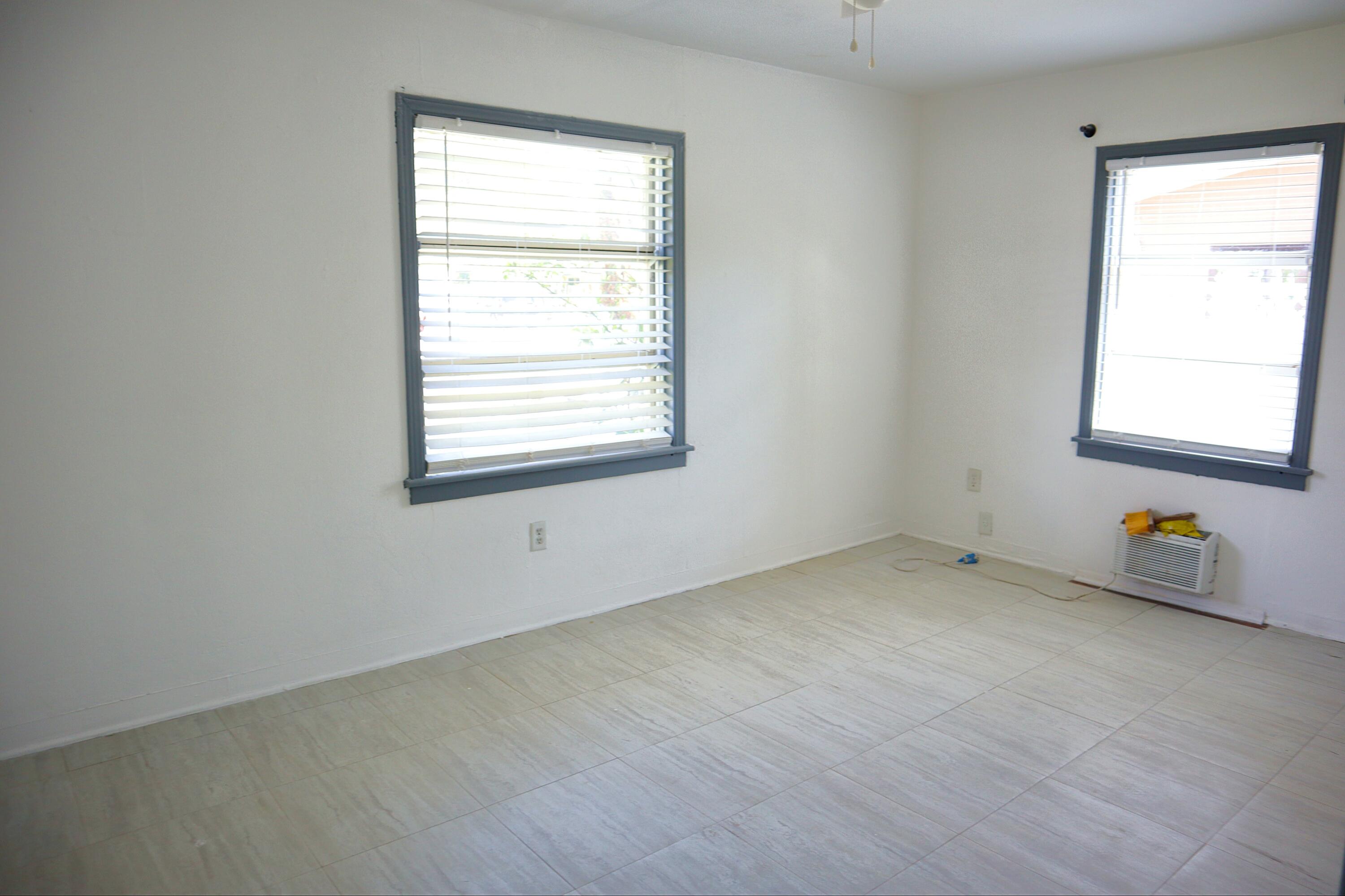 OAKLAND PARK SECOND ADD - Residential Income