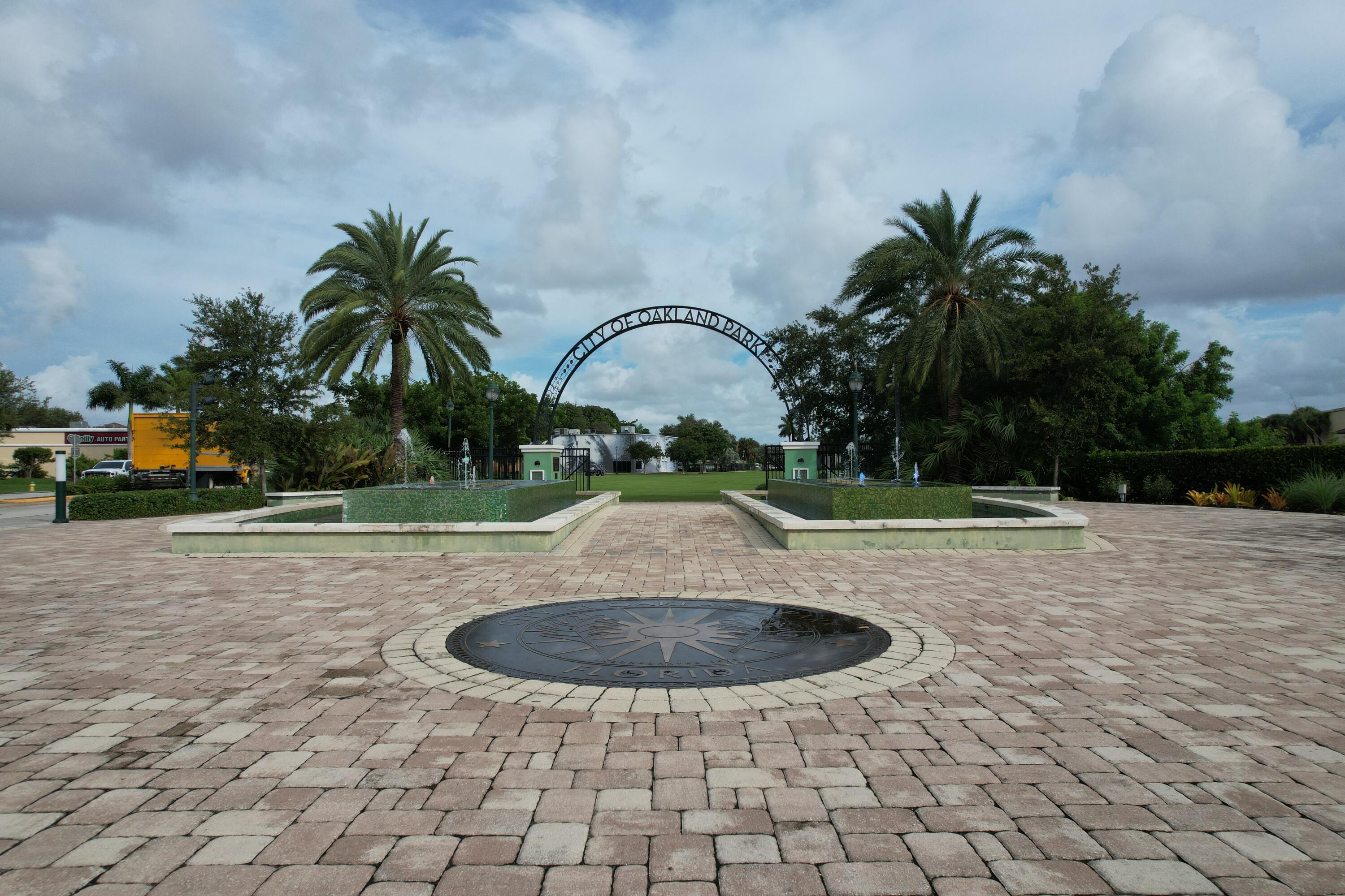 OAKLAND PARK SECOND ADD - Residential Income