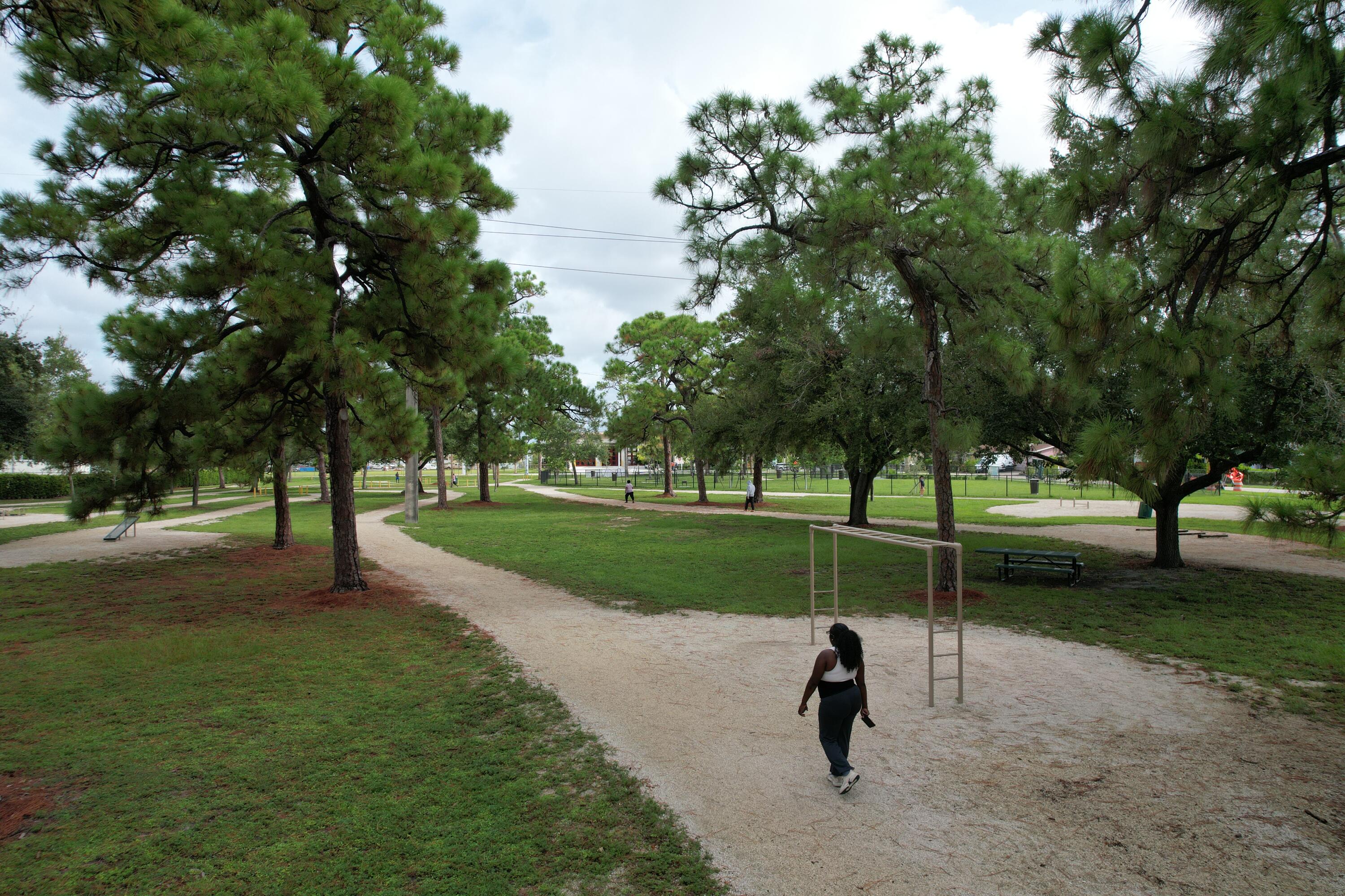 OAKLAND PARK SECOND ADD - Residential Income