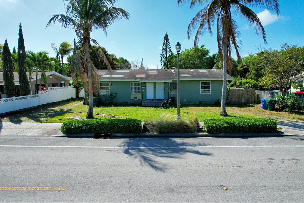 Photo of 1056 NE 34th Court, Oakland Park, FL 33334 (MLS # B26000574)