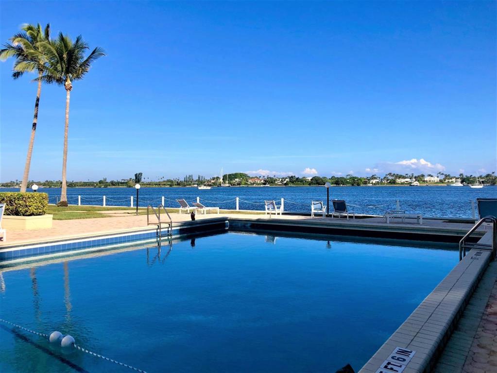 LA FONTANA APTS OF PALM BEACH INC - Residential