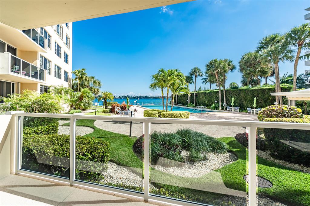 LA FONTANA APTS OF PALM BEACH INC - Residential