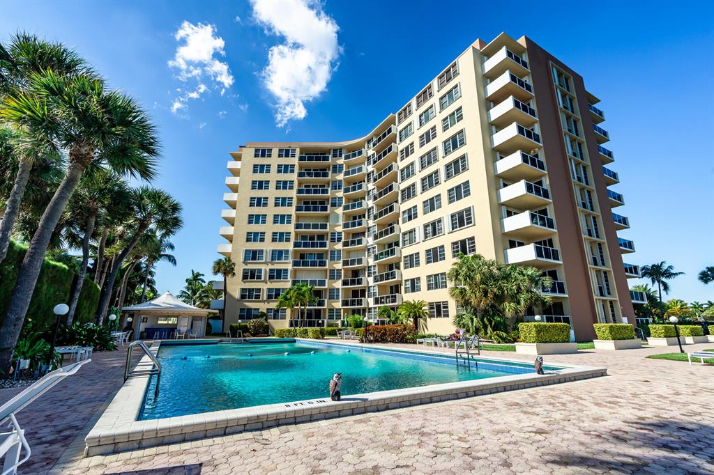 LA FONTANA APTS OF PALM BEACH INC - Residential