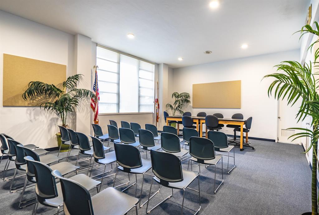 LA FONTANA APTS OF PALM BEACH INC - Residential