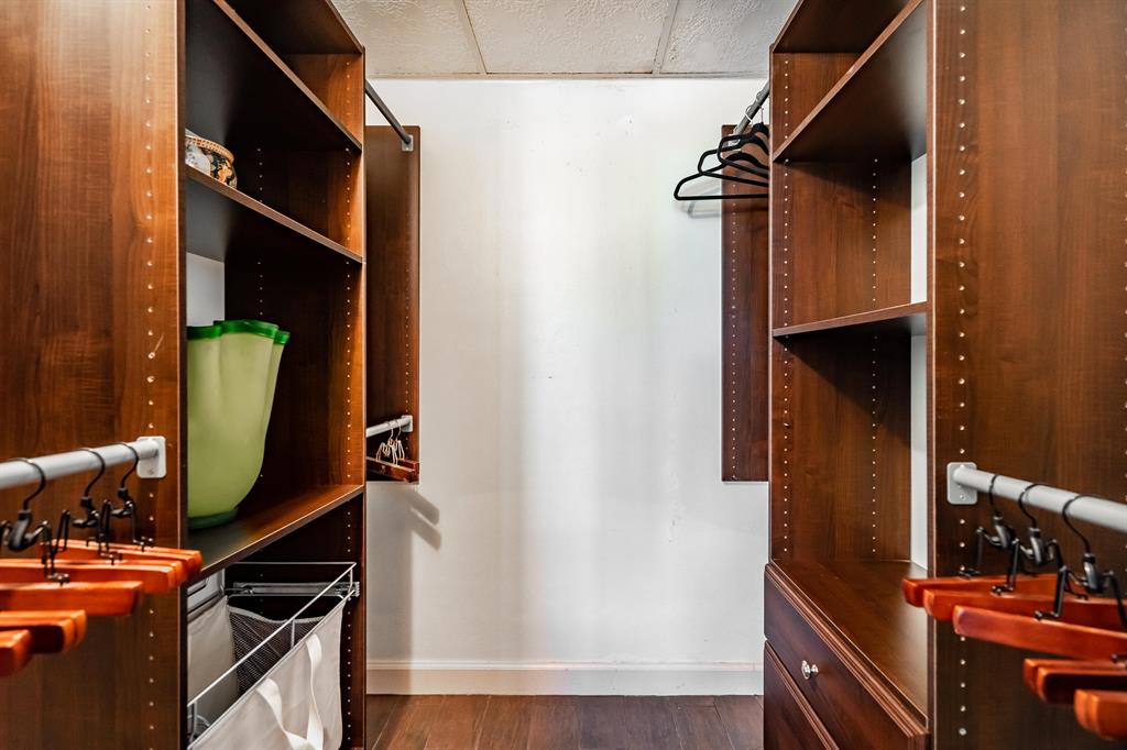 LA FONTANA APTS OF PALM BEACH INC - Residential