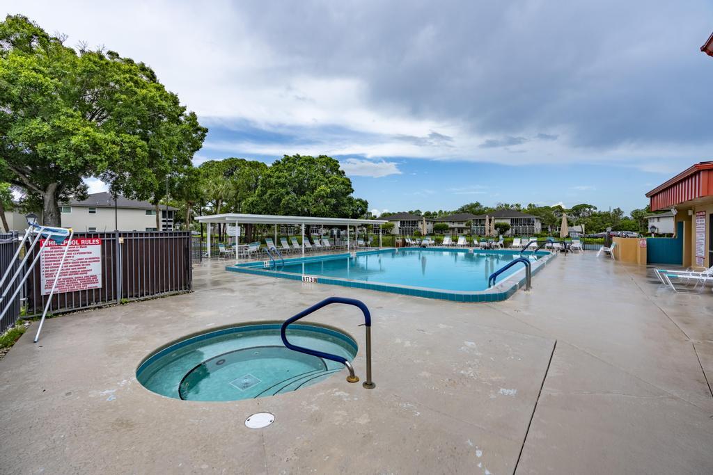 VISTA ST LUCIE - Residential