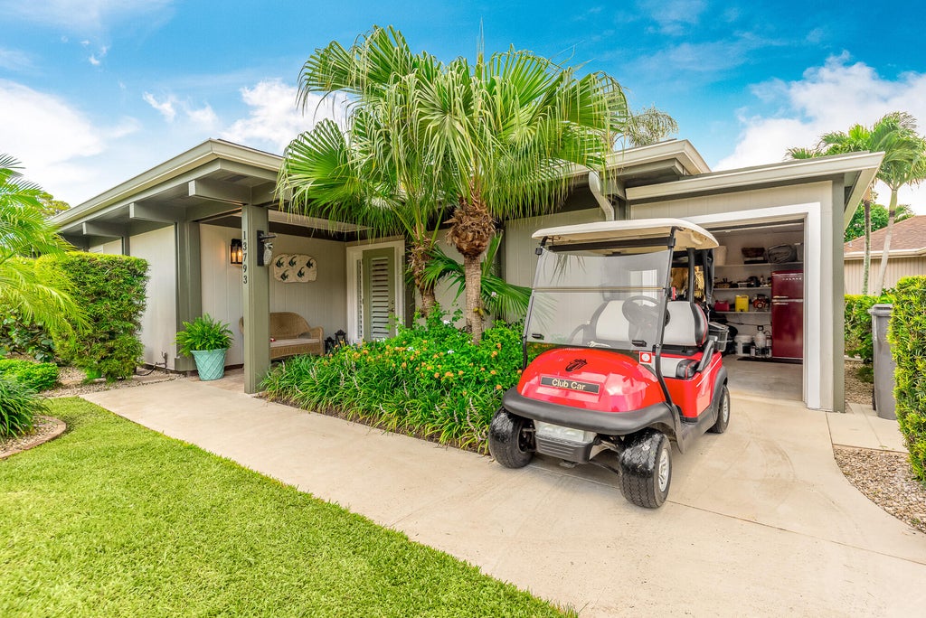 Photo of 13793 Eastpointe Way, Palm Beach Gardens, FL 33418 (MLS # R11005218)