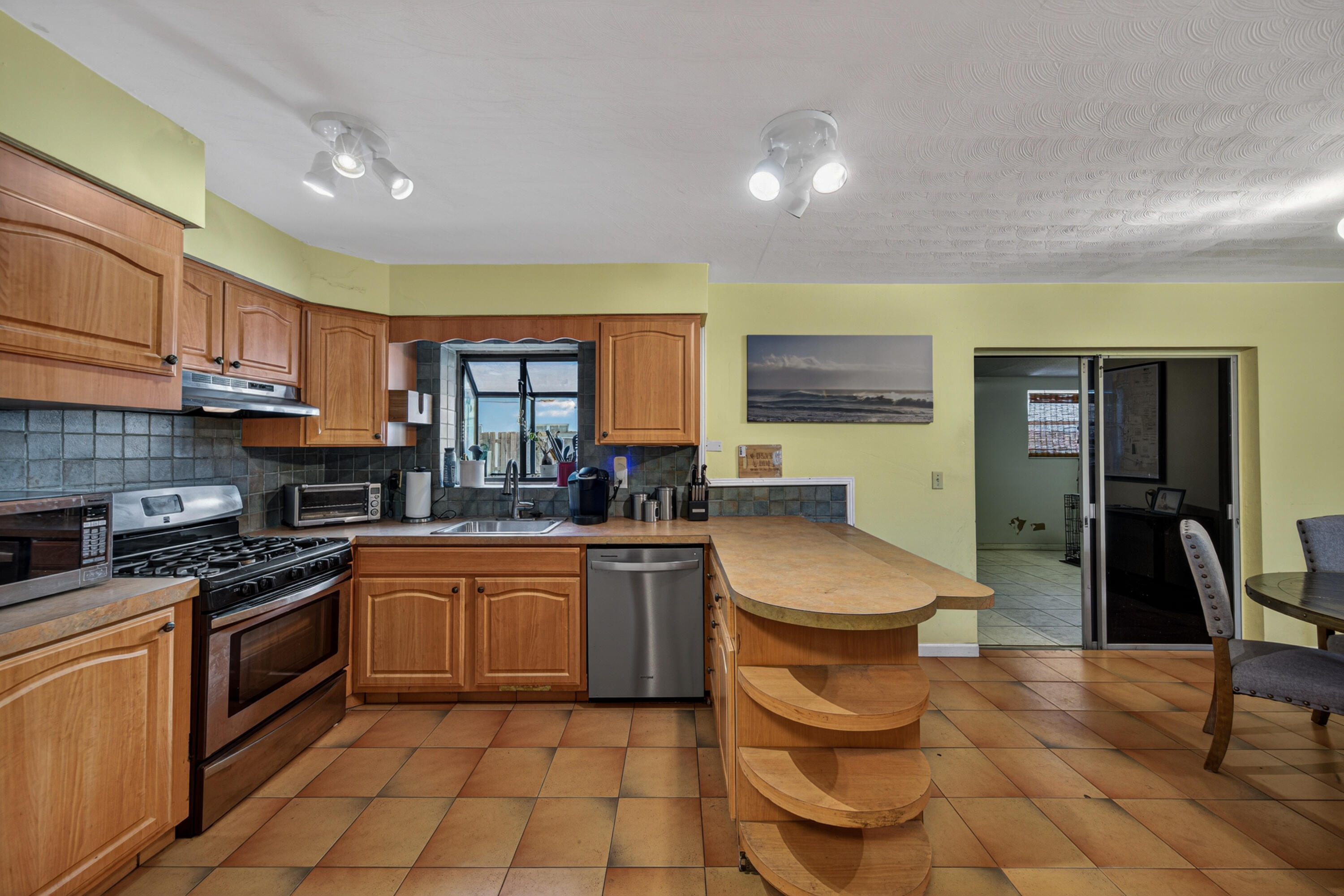 Cresthaven - Residential