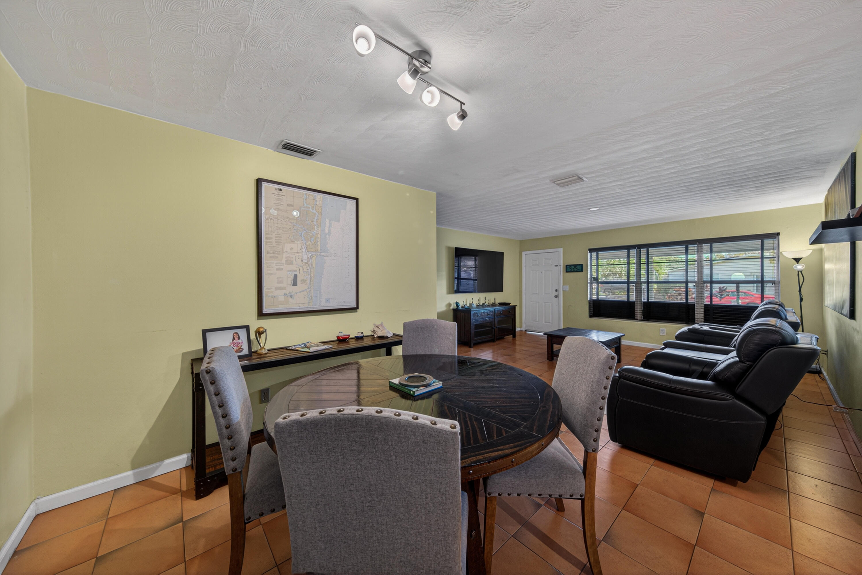 Cresthaven - Residential