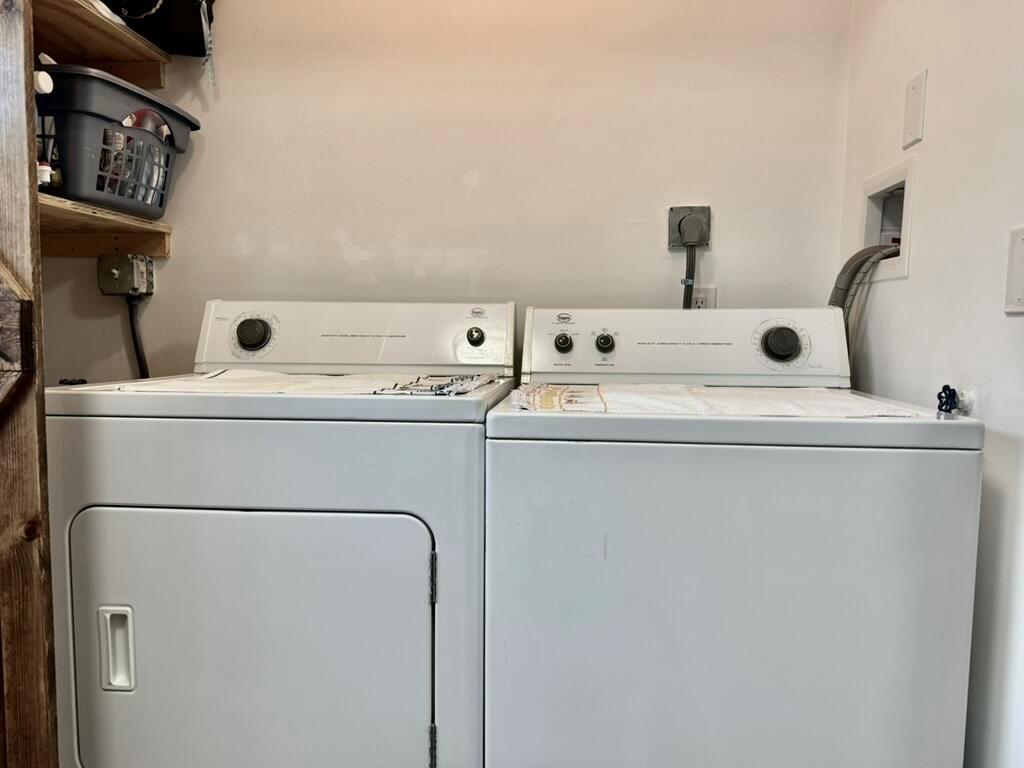 VILLAGES OF ORIOLE DEAUVILLE CONDO - Residential Lease