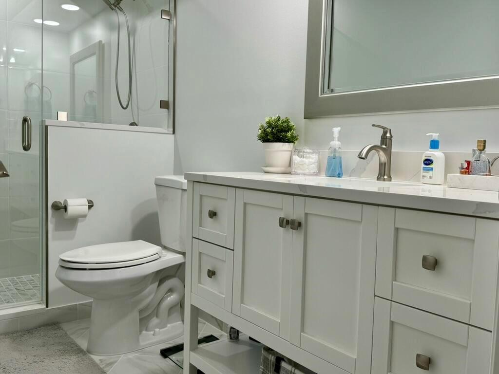 VILLAGES OF ORIOLE DEAUVILLE CONDO - Residential Lease